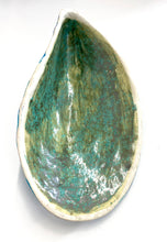 Load image into Gallery viewer, Ceramic Mussel Shell - SaltWalls